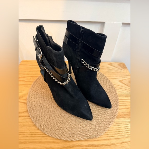 le chateau Shoes - 4/$25 • Le Chateau Stiletto Chain Detail Ankle Boots